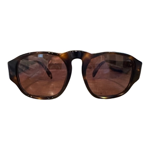 90’s Vintage Chanel Sunglasses - Picture 6 of 11
